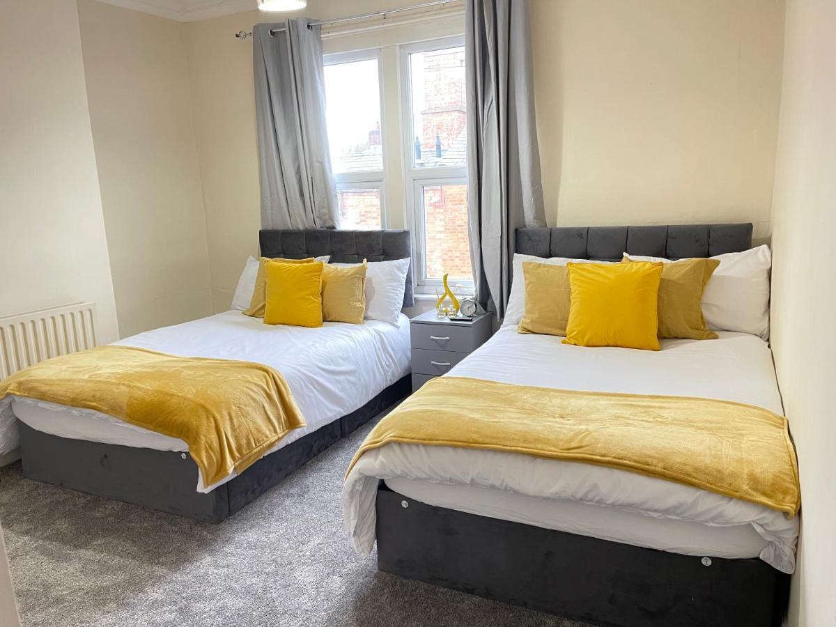 3 Bedrooms Comfortable Home With Jacuzzi Hot Tub Sleeps 10 Leicester Zewnętrze zdjęcie